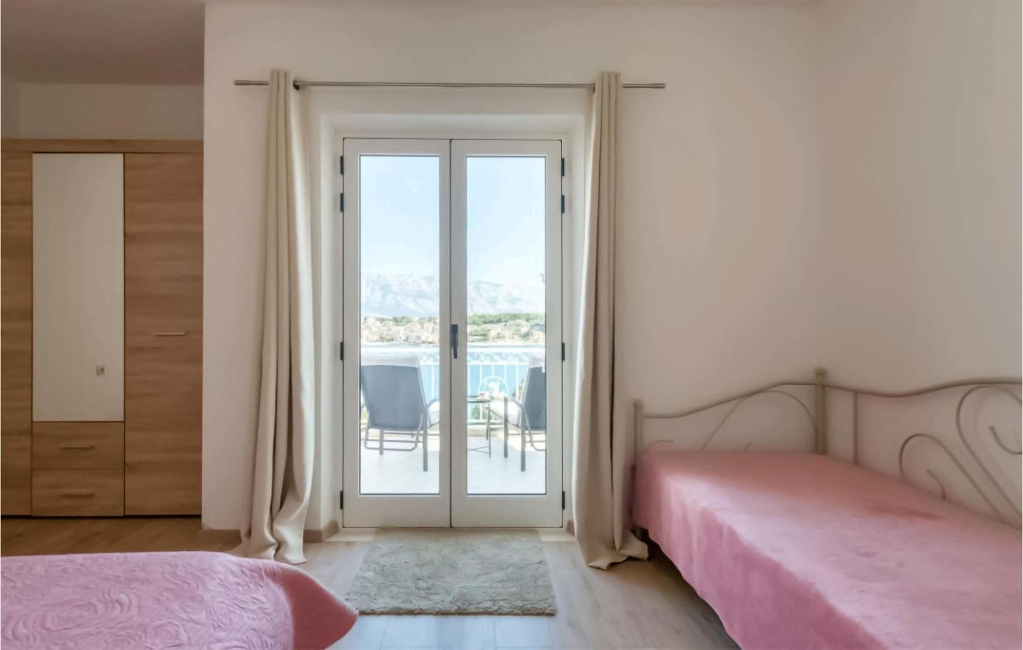 Amazing Apartment In Selca With Wifi Εξωτερικό φωτογραφία