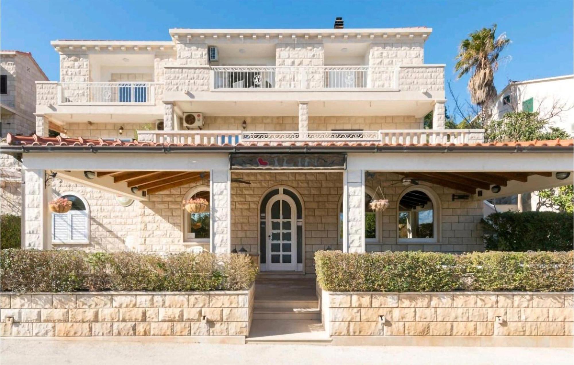 Amazing Apartment In Selca With Wifi Εξωτερικό φωτογραφία